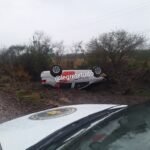 Nas bandas do Alegrete, uma motorista experimentou um baita susto ao capotar seu carro na famosa Estrada do Rincão do São Miguel, mas felizmente saiu sem nem um arranhão.