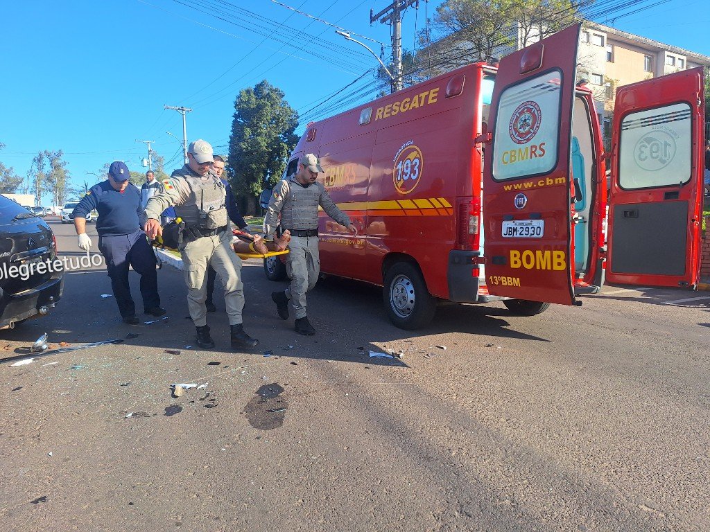 Bem no coração de Alegrete, uma colisão mais feia que briga de galo deixou nossa comunidade em alvoroço.