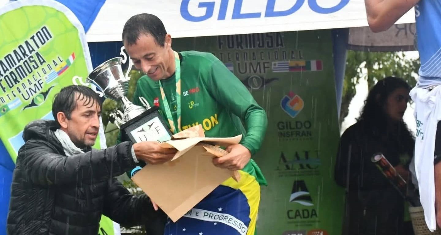 Luciano Moreira, radicado em Santa Maria, faz história em Formosa e caminha para a Spartathlon.