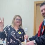 No coração do Alegrete, Elaine Muller segue firme na presidência do Sindicato dos Comerciários, com uma votação mais firme que palanque em banhado.