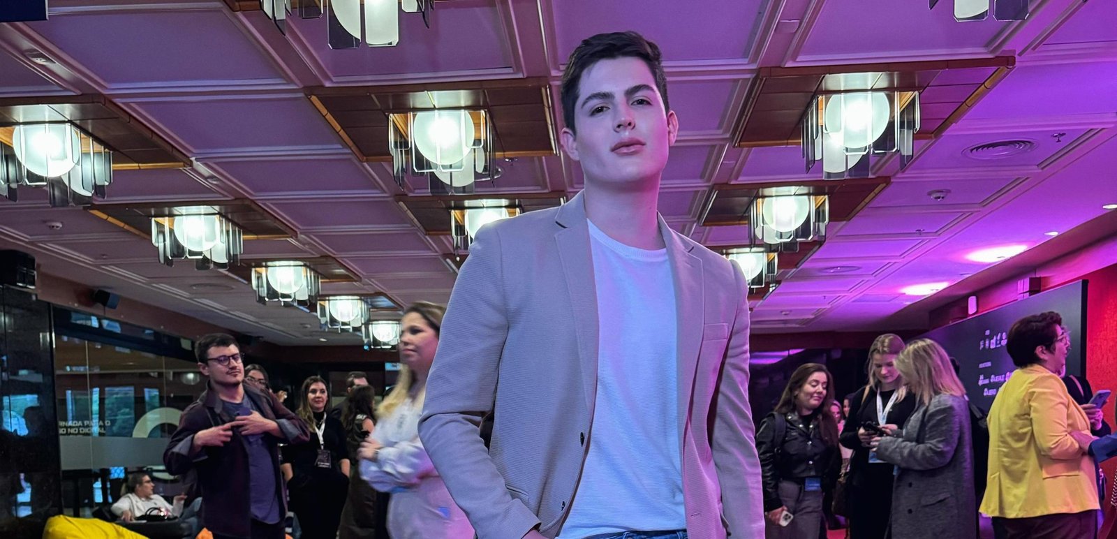 Miguel leva o nome de Alegrete ao maior congresso de empreendedorismo digital do Brasil e mostra a importância de sempre se manter atualizado.