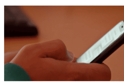 Na nossa Alegre Terra, o celular virou dono dos olhares e das horas dos viventes, mas até onde vai isso?