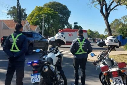 Buenas, vivente! Alegrete tá dando uma lição campeira de segurança no trânsito, combatendo falta de atenção e barulheira que nem cusco no cio.