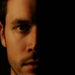 No coração da Fronteira Oeste, a velha pausa para o chimarrão levanta esta questão intrigante: viver atormentado pela realidade ou ser feliz na ignorância?