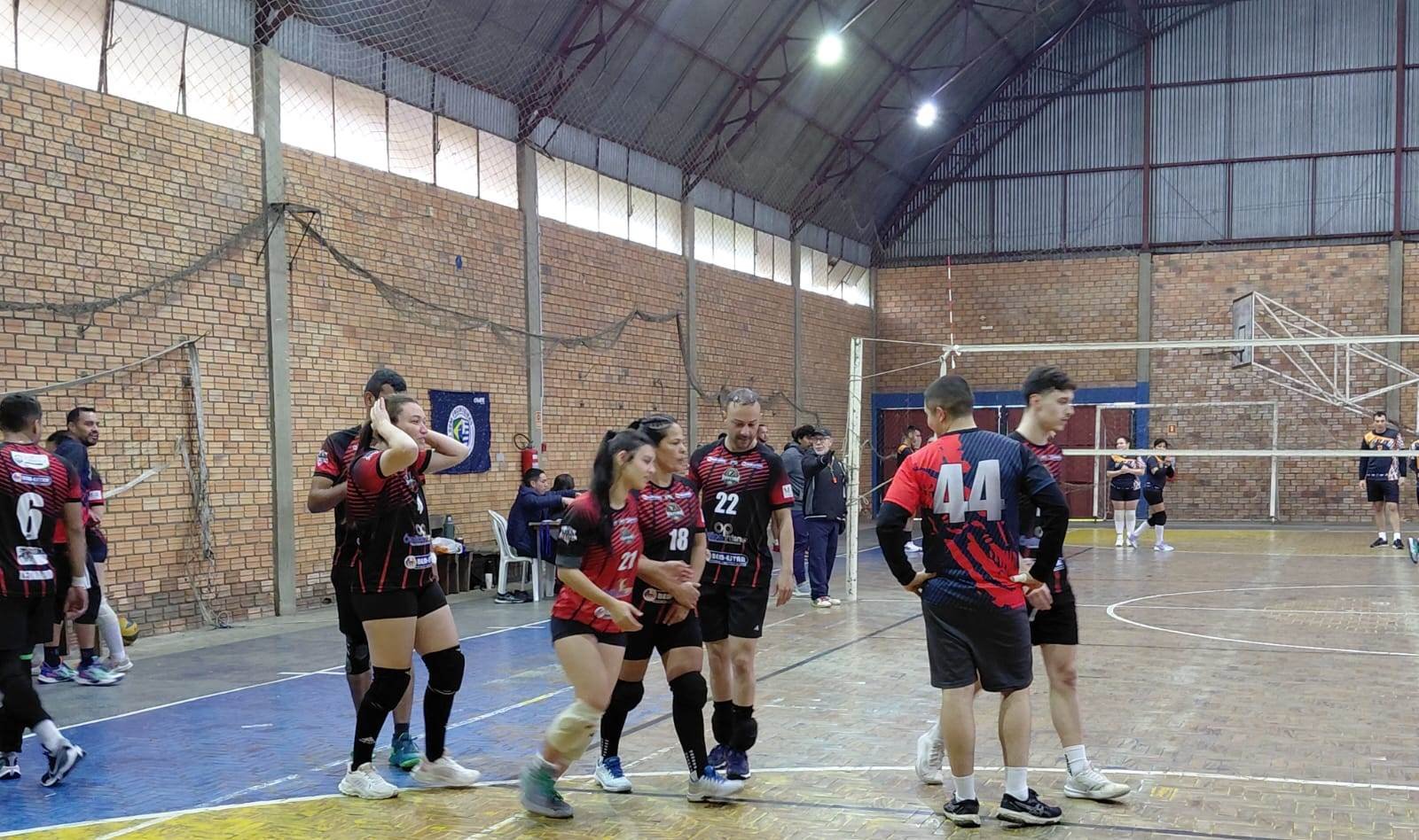 Das cidades de Santana do Livramento e Caçapava do Sul para o coração dos alegretenses, o vôlei ganha destaque no final de semana gaudério!