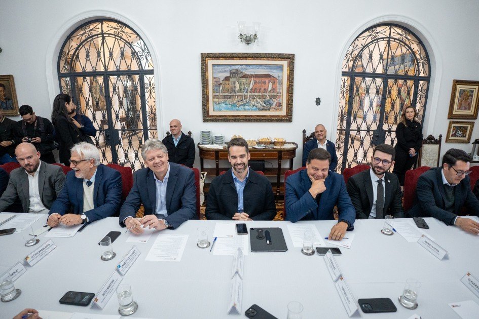 alegretetudo-reuniao-acena-possibilidade-de-devolucao-da-malha-ferroviaria-a-uniao-trilhos-512x381-1