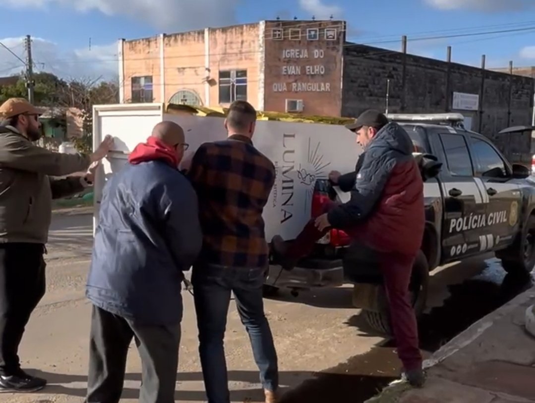 Na querência de Uruguaiana, a Polícia Civil pegou no flagra um estúdio de bronzeamento que operava sem permissão, fazendo jus à tradição de vigilância campeira.