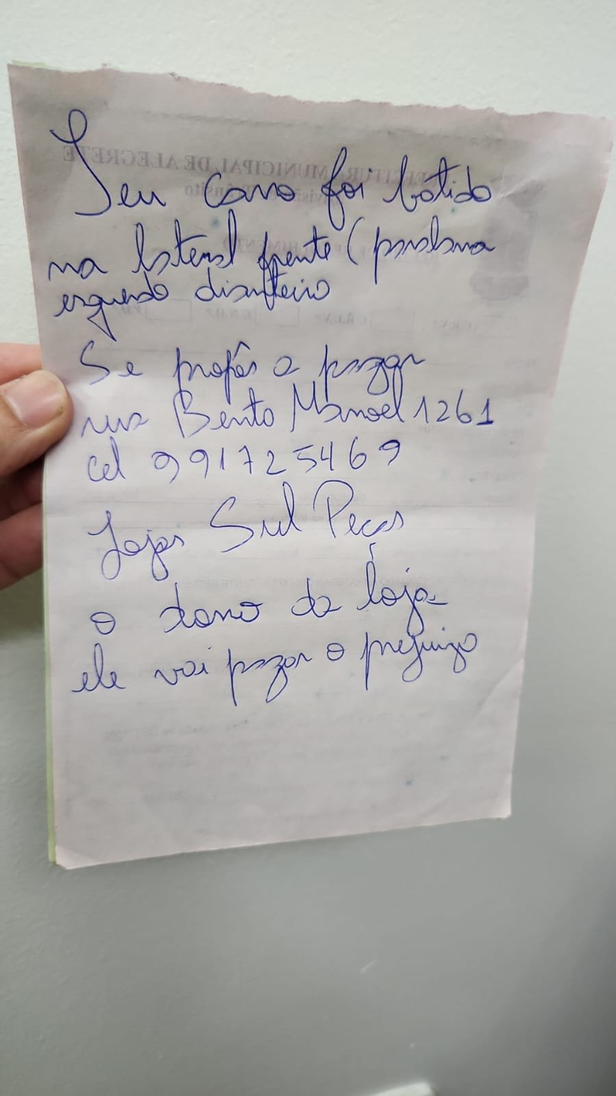 No centro de Alegrete, um senhor de idade, mais firme que palanque em banhado, mostra que a sinceridade ainda campeia entre nós.