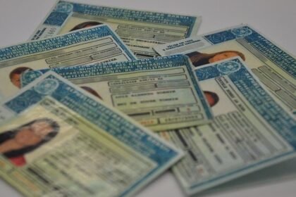 Buenas, vivente! Alegrete se destaca com mais de 2.700 inscritos no programa CNH Social, um baita exemplo de como esta terra gaúcha busca oportunidades e autonomia.