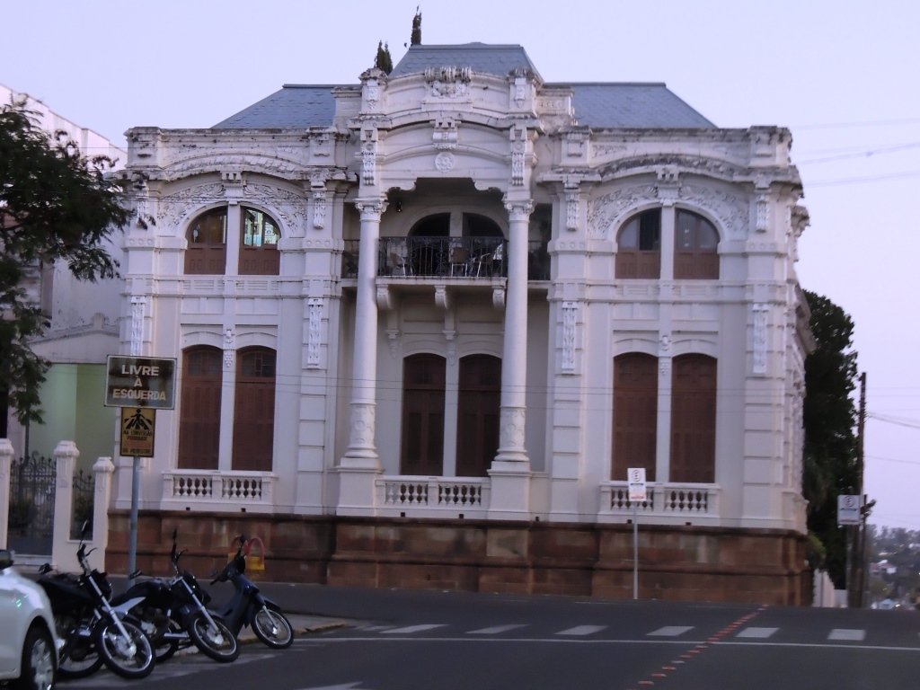 Cidade mais gaúcha que chimarrão em roda de fogo já conta com 30 prédios tombados e outros 70 na fila, preservando a alma histórica do nosso pago