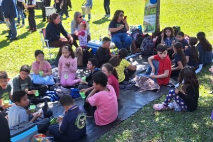 Na querência do Parque Rui Ramos, gurizada e prendas provaram que ser feliz é mais que conceito de livro - é um tropeiraço de alegria coletiva que reuniu a indiada toda