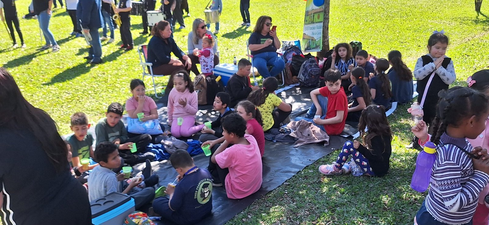Na querência do Parque Rui Ramos, gurizada e prendas provaram que ser feliz é mais que conceito de livro - é um tropeiraço de alegria coletiva que reuniu a indiada toda