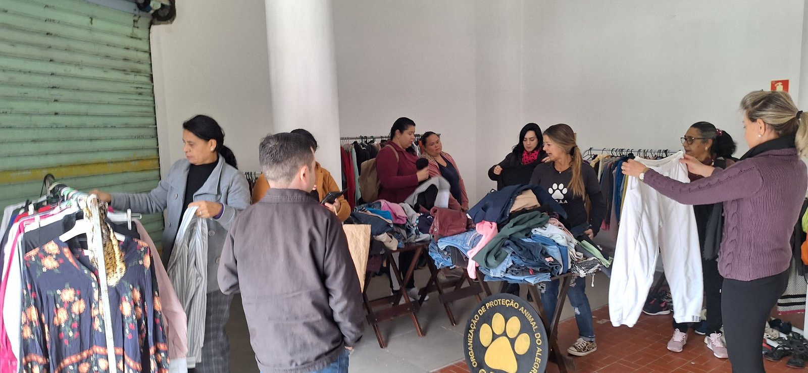 Na terra do Baita Chão, prenda e peão se juntam pra dar um grito de socorro pelos bichinhos abandonados do nosso pago