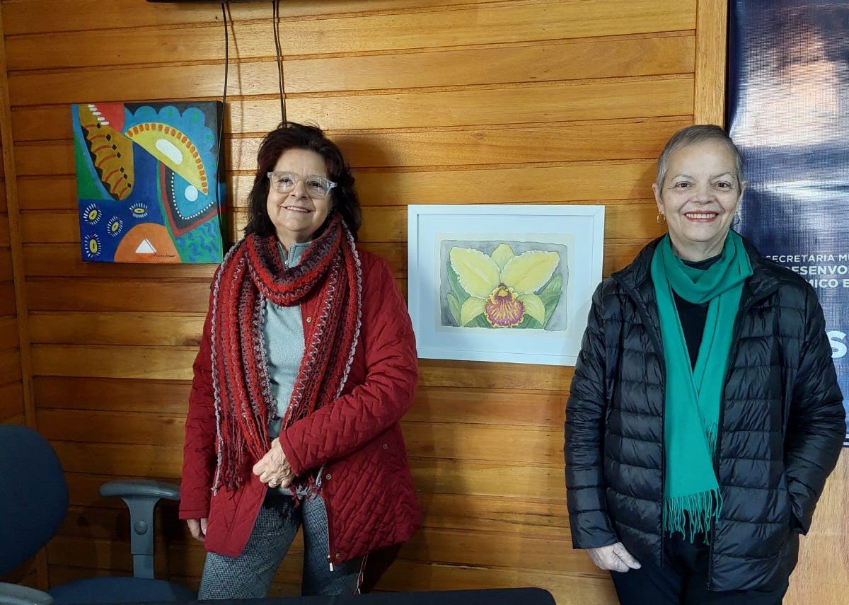 Prosas e pinceladas do Baita Chão: prendas artistas Zilá Leite e Lérida Faraco mostram que nossa terra tem talento pra exportar no Centro de Atendimento ao Turista