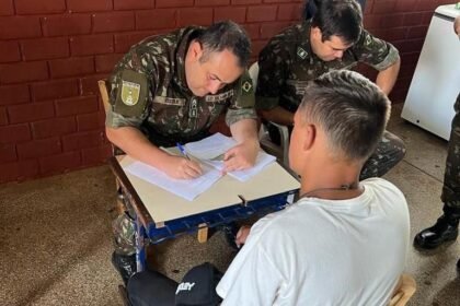 As comissões já estão campereando os futuros defensores da Pátria na nossa querência, com mais de 500 guris passando pelos testes que vão decidir quem vai vestir o verde-oliva