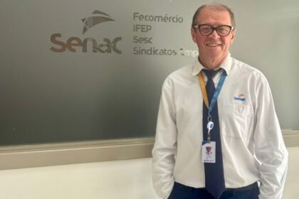 Gaudério colorado de 65 anos transformou paixão pela fotografia em profissão e agora conquista corações na querência do Senac Alegrete