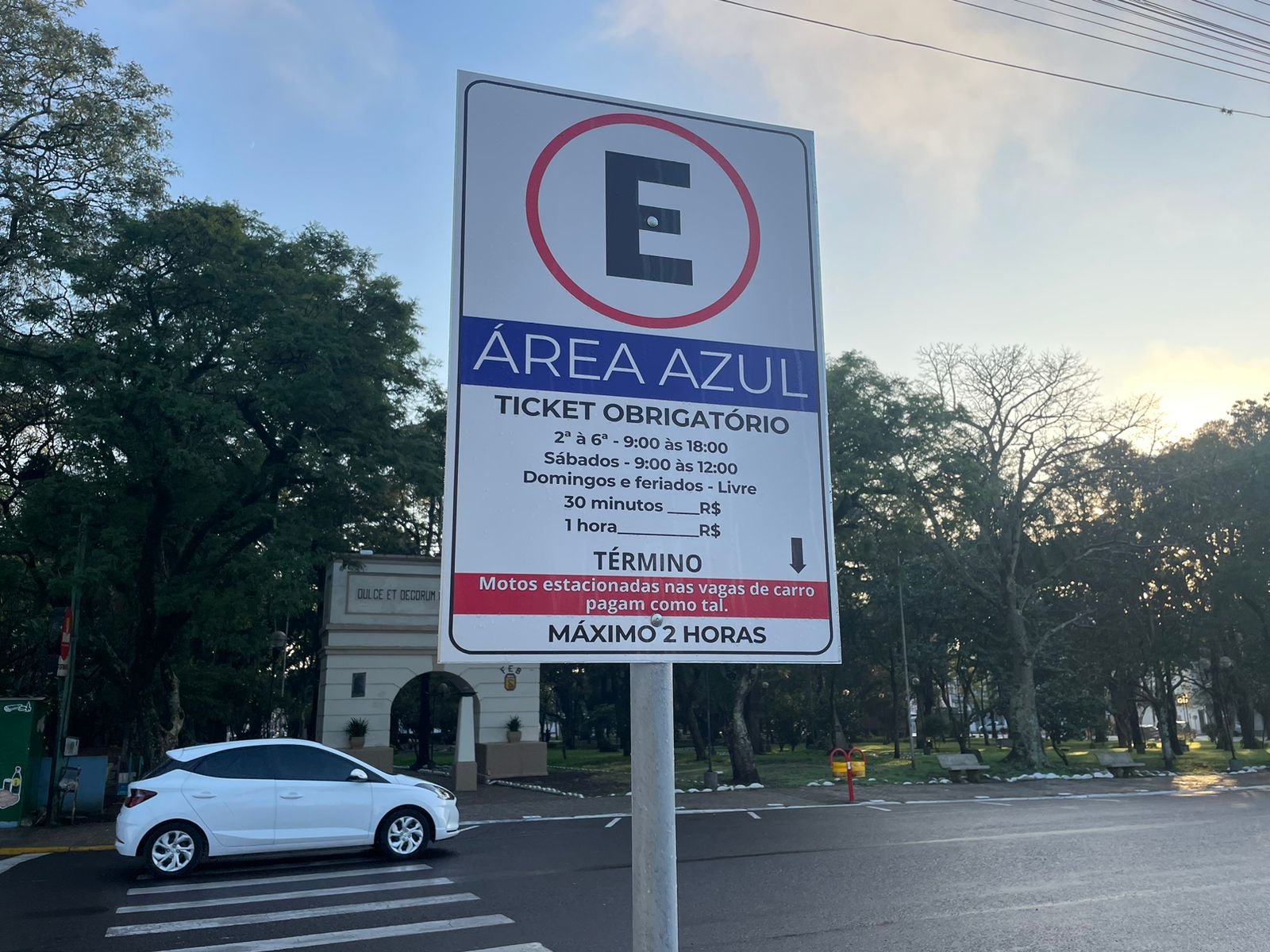 Na primeira charla da Câmara após o recesso, proposta de consulta popular sobre o sistema de estacionamento pago agitou os corredores do legislativo como tropilha em dia de rodeio