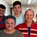 Num causo mais bonito que entardecer na Barragem do Caverá, Jorge Luis e Maristela transformaram a criação dos três netos numa história de paternidade que faz qualquer gaudério chorar no mate