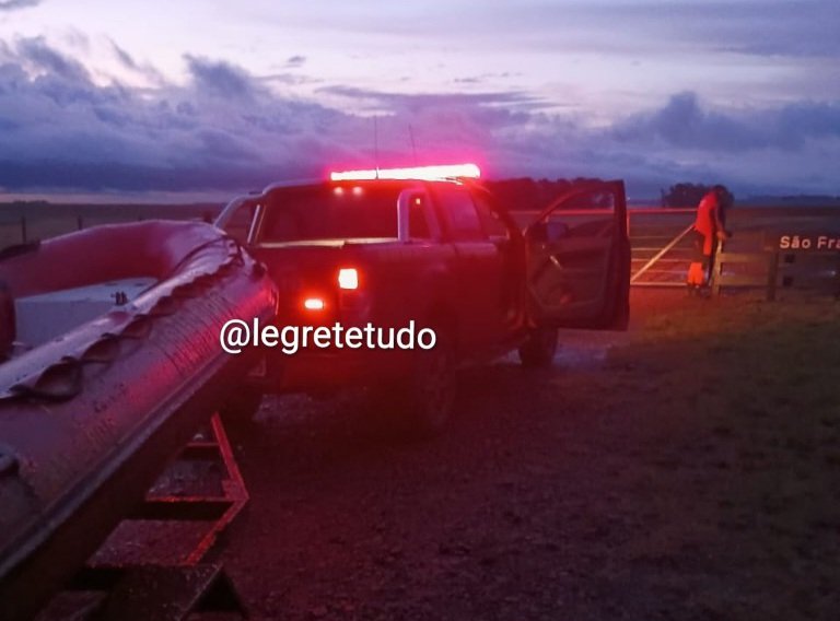 Nas terras de Itapororó, a 60 quilômetros da cidade, um causo triste mobiliza os guerreiros do fogo há mais de meio dia