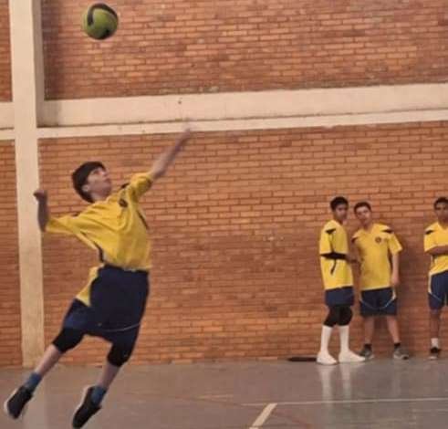 Num ginásio mais agitado que rodeio em domingo, escolas da querência definiram seus representantes no voleibol dos Jogos Escolares do Rio Grande do Sul
