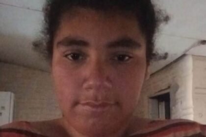 Nas ruas da nossa querência, uma gurizada que precisa de cuidados especiais sumiu como água no arroio seco, e a família tá mais angustiada que cusco sem dono