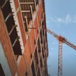 Que nem cusco atrás de rastro, a lei galopou firme atrás do ressarcimento pros viventes prejudicados pelos empreendimentos inacabados na nossa querência