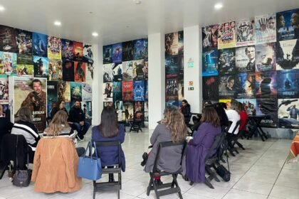 Buenas, vivente! Nosso cinema virou palco de prosa e chimarrão, mas desta vez pra discutir um tema mais importante que laçada em rodeio: a educação especial da gurizada alegretense!