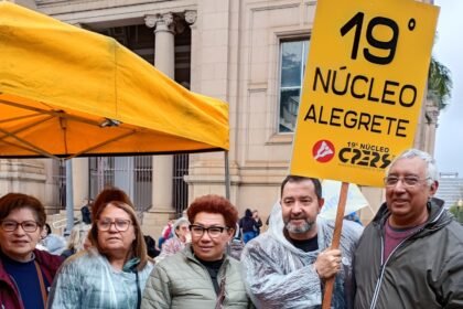 Da querência alegretense até o Piratini, professores cruzam o estado para mostrar que servidor valorizado é igual chimarrão bem preparado: não tem preço!