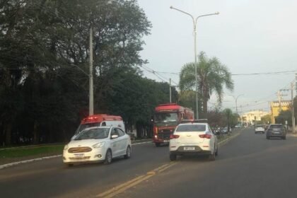 Numa ação mais ligeira que cavalo em estrada de chão, policiais evitaram tragédia nos trilhos da querência