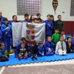 Com o pé no tatame e alma gaúcha, projeto liderado pelo judoca André Brazeiro ganha novo galpão na Escola de Samba Nós Os Ritmistas e já forma pequenos campeiros em Alegrete