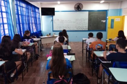 Na querência alegretense, o dia dos heróis da educação merece uma prosa especial, tchê!