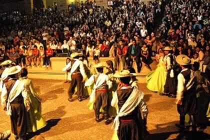 Após 15 anos de espera, a Festa Campeira Internacional voltou com força total e os gaudérios de Alegrete mostraram que na tradição gaúcha ninguém bate nossa querência