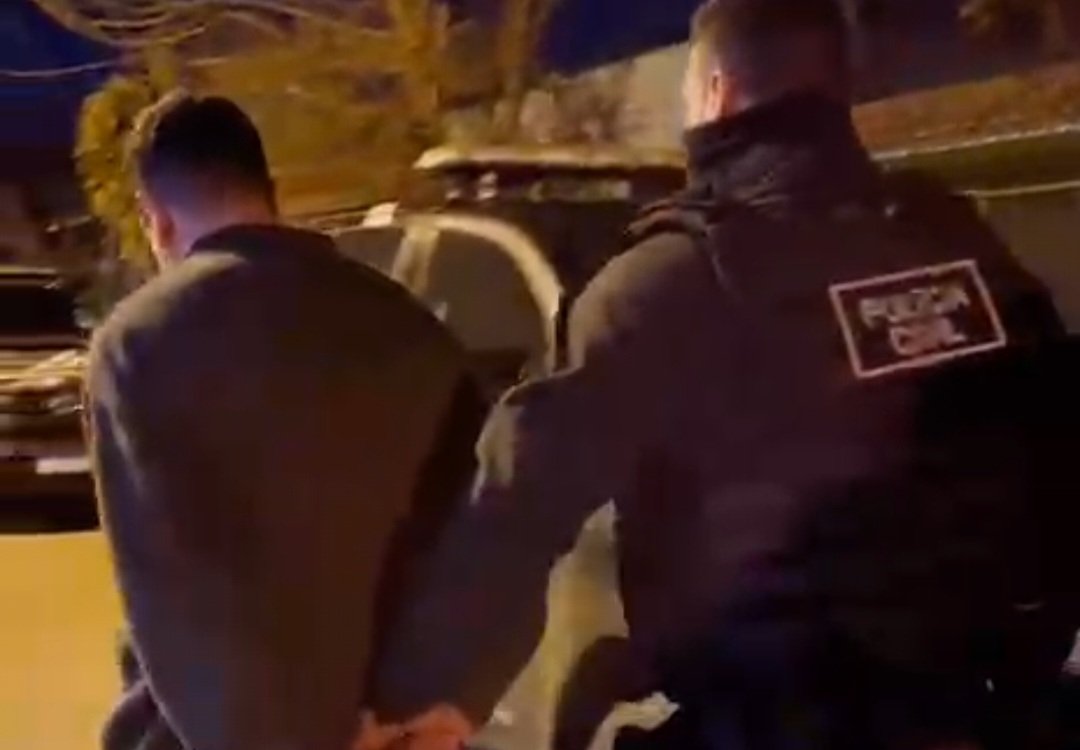 Na fronteira oeste, mais enredada que trama de causo antigo, dois homens armaram cilada com 12 tiros contra sujeito que mal tinha esquentado a bombacha longe das grades