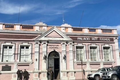 Prefeitura, secretarias e os 'guerreiros' do 12º BE CMB unem forças para revitalizar os prédios mais históricos do nosso pago, garantindo que a história alegretense continue mais firme que esteio de galpão