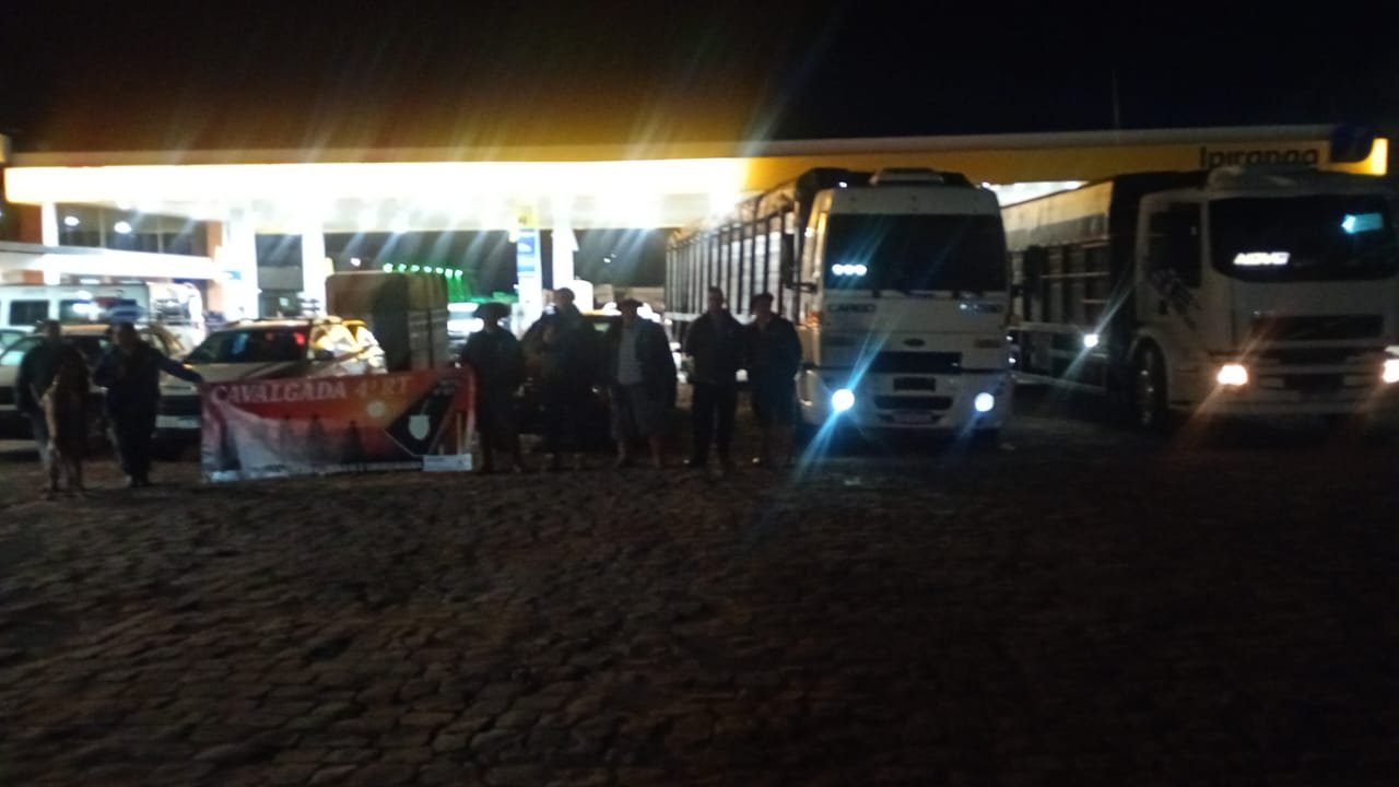 Representantes de Alegrete e região se banderam pra Caxias do Sul carregando nossa tradição mais forte que cusco em dia de rodeio