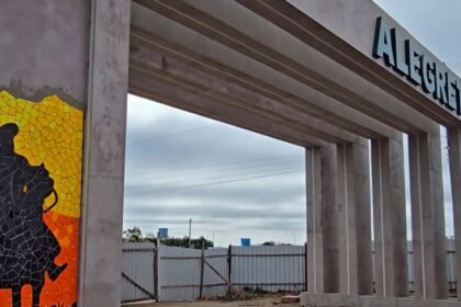 Mais esperado que churrasco em domingo de sol, o pórtico da entrada da nossa querência já está com 70% das obras concluídas, tchê!