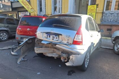 Gaudério protagonizou entrevero automotivo e depois abandonou o 'cusco' como quem larga a bombacha no varal e sai de bombachas novas