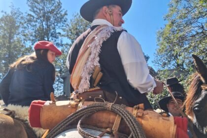 Na terra dos bravos farroupilhas, gaudérios e prendas mostraram que, na pilcha e no lombo do cavalo, Alegrete segue sendo o coração do Rio Grande!