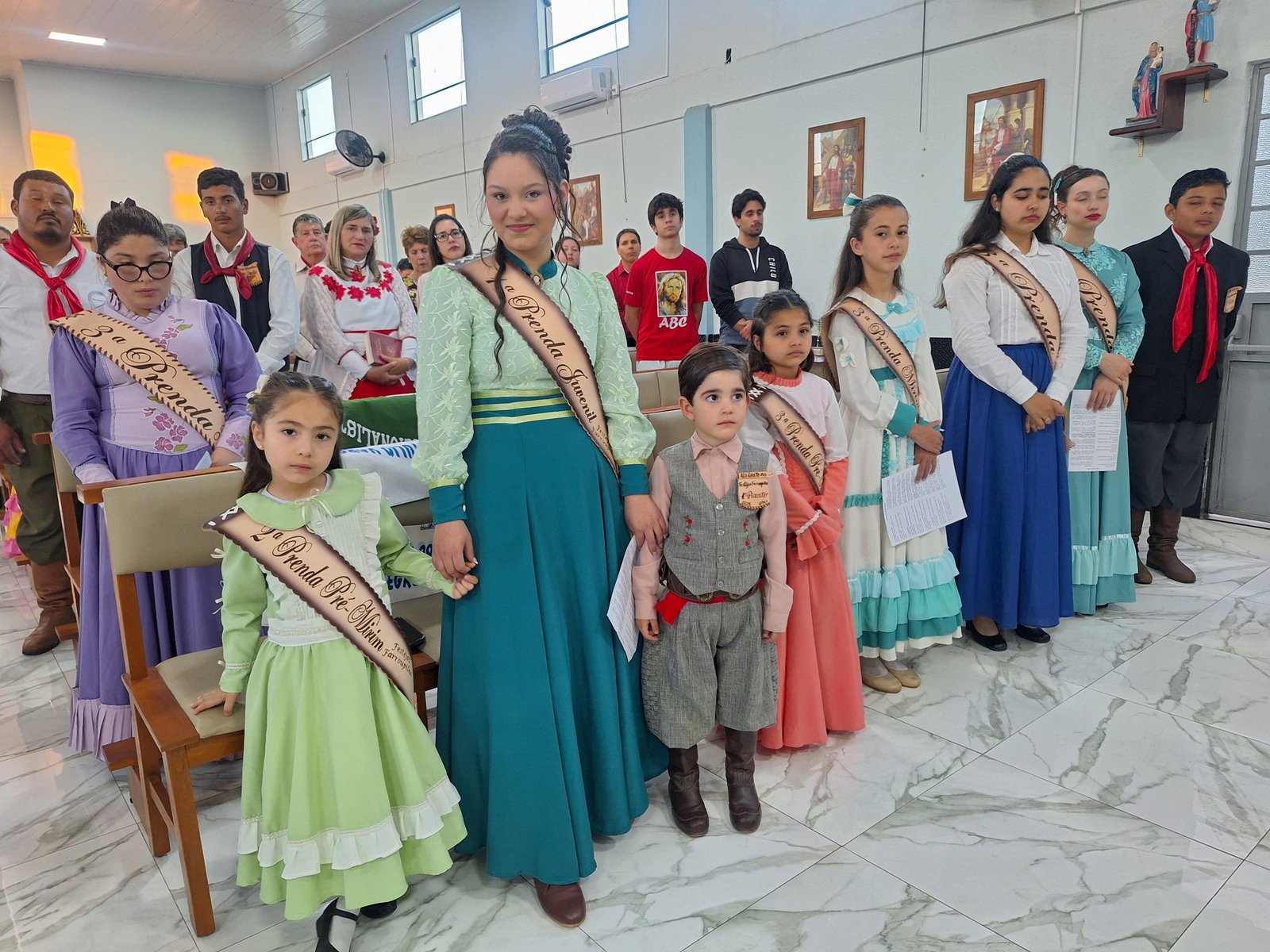 Buenas! Na abertura da Semana Farroupilha, a Paróquia Nossa Senhora Conquistadora uniu o chimarrão e a hóstia numa celebração mais bonita que entardecer na campanha