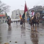 Nem o minuano choroso conseguiu apagar a chama farroupilha que ardeu no peito dos alegretenses durante o tradicional desfile na Semana Farroupilha
