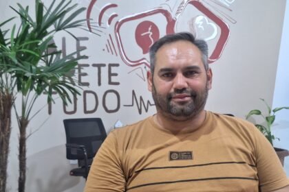 Na terra das Barrancas do Alegrete, um vivente do serviço público luta contra doença e queda de salário enquanto busca ajuda da comunidade para procedimento urgente