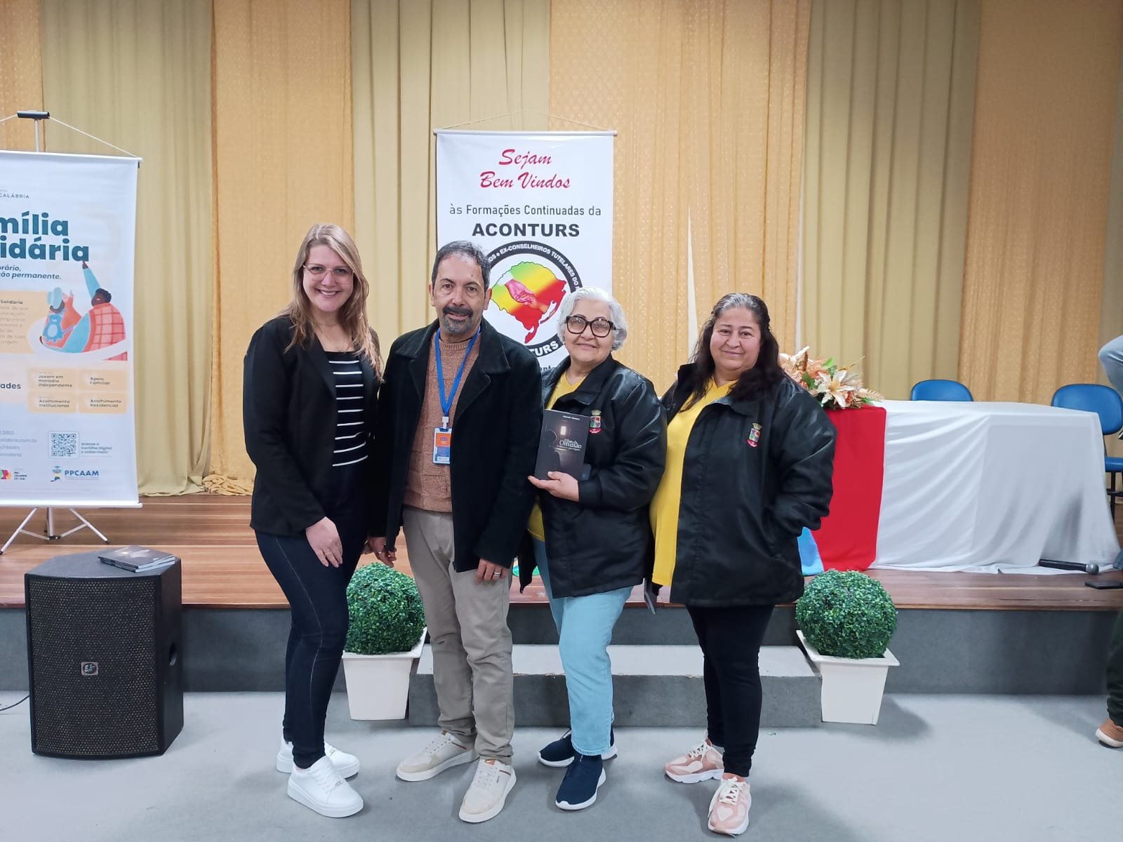 Buenas tchê! Representantes do nosso pago estiveram na linha de frente do encontro que reuniu defensores dos pequenos viventes de todo o Rio Grande