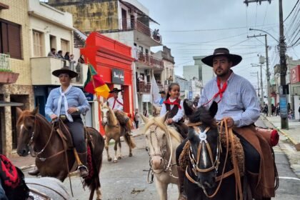 Buenas, tchê! A maior celebração farroupilha do nosso pago terá transmissão ao vivo pra quem não puder vir campear na praça