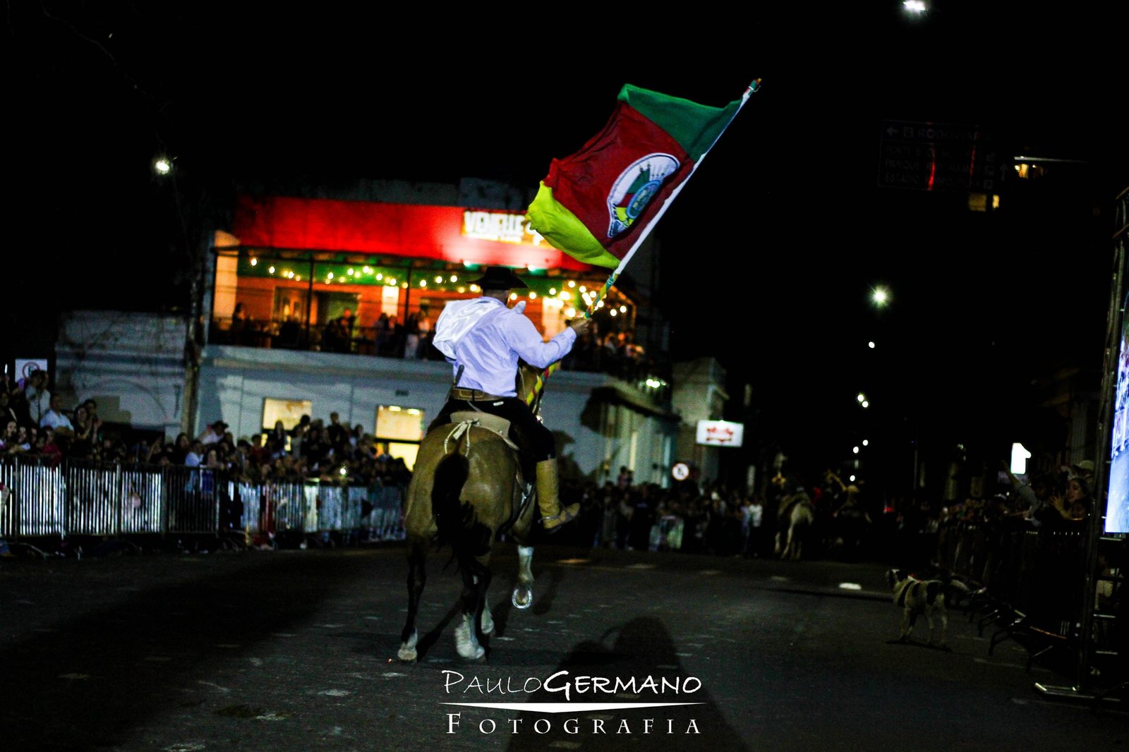 Buenas, tchê! A querência alegretense se prepara para dois eventos que vão fazer o coração gaúcho bater mais forte que tambor em fandango!