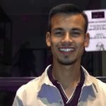 De bombacha no coração e olhos na querência, Antoni Pereira Moreira troca o conforto do rincão pela luta de se formar em São Leopoldo, mas com a bússola apontada pro caminho de volta