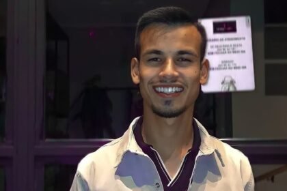 De bombacha no coração e olhos na querência, Antoni Pereira Moreira troca o conforto do rincão pela luta de se formar em São Leopoldo, mas com a bússola apontada pro caminho de volta