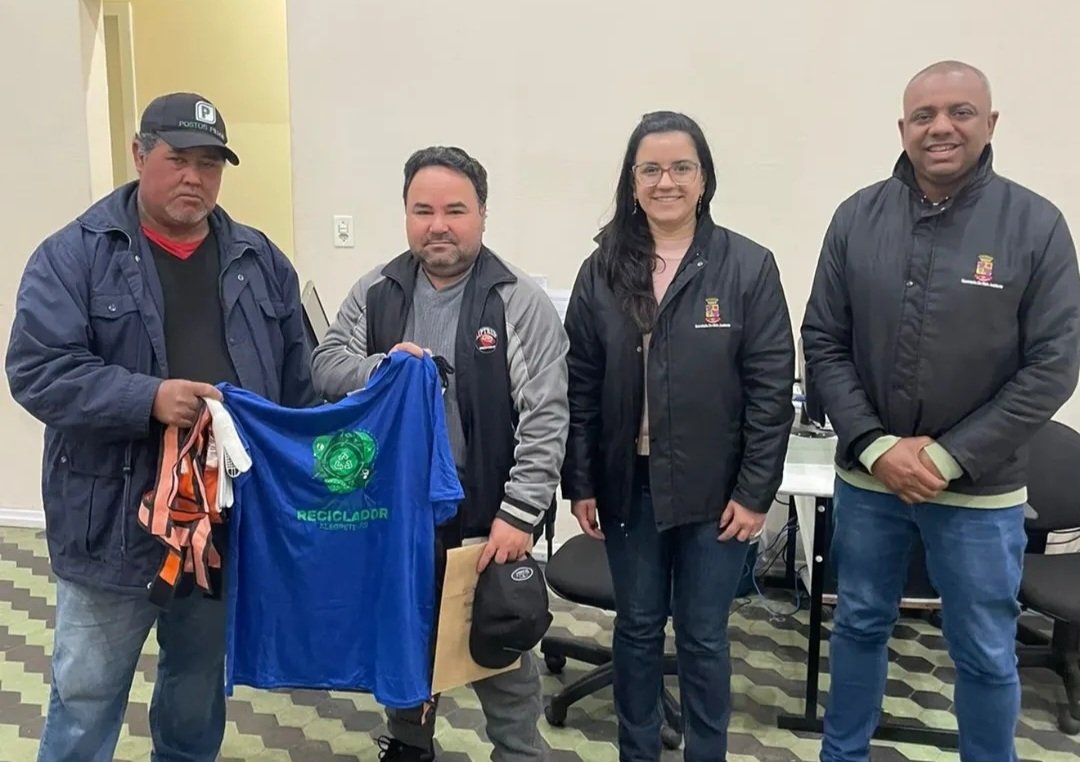 Secretaria de Meio Ambiente reúne os guerreiros da coleta seletiva para entregar EPIs e anunciar novidades que vão mudar o rumo do lixo na querência