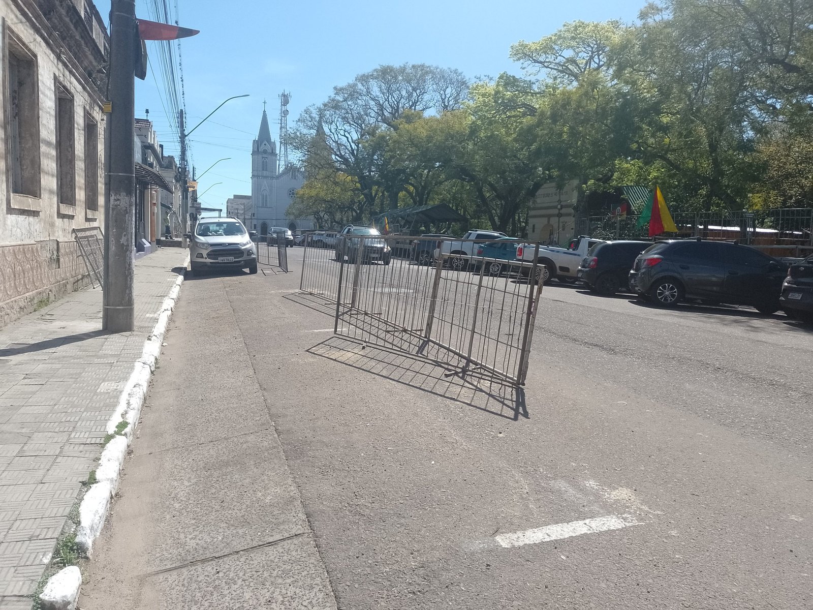 Buenas, gaudérios! O pago se apronta para a festança com bloqueios de ruas que nem cerca em dia de rodeio - veja onde o trânsito vai ficar mais enrolado que laço em espinilho