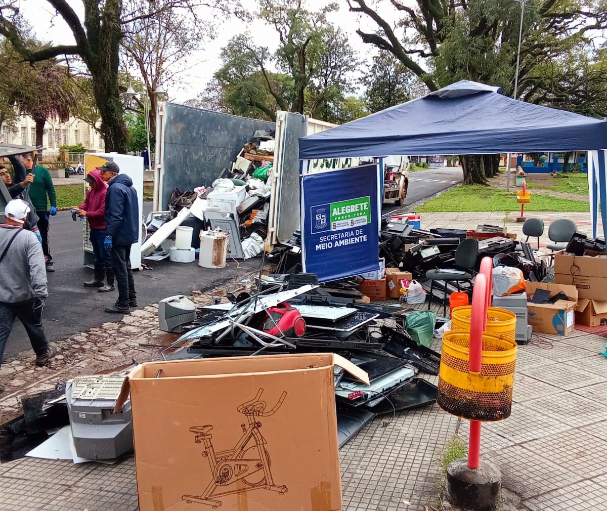 Lá pelos lados do Vila Nova, os gaudérios terão a chance de se livrar daqueles aparelhos que já não passam de entulho no galpão - uma iniciativa que deixa nossa querência mais limpa que bombacha nova em dia de domingo