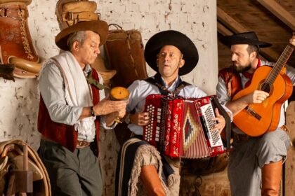 Grupo alegretense lança clipe inspirado num cavalo bagual de venta rasgada que virou musa campeira em pleno Mês Farroupilha